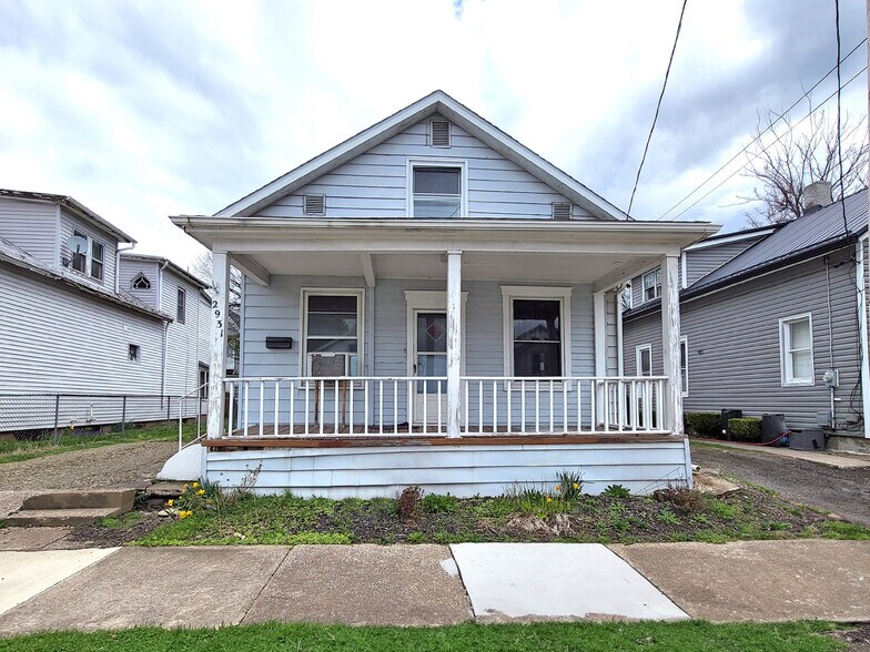 More Photos Of 2931 Maple St, Erie Multifamily For Sale