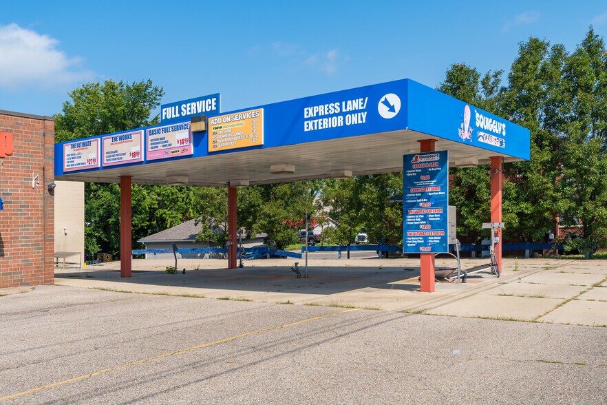 More Photos Of 2415 Maple Ave, Zanesville General Retail For Sale