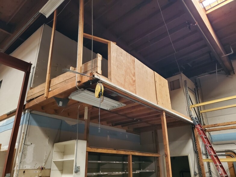 More Photos Of 2715 Ingalls St, San Francisco Warehouse For Lease