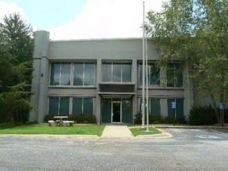 More Photos Of 105 N Christopher Ct, Newnan Warehouse For Lease