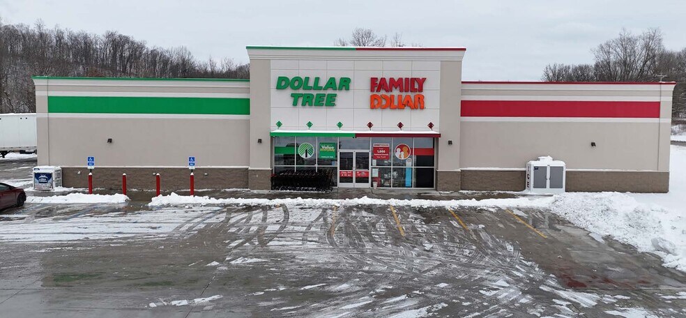 More Photos Of 215 Lock Rd, Butler General Retail For Sale