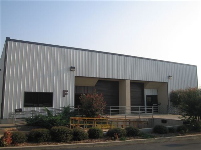 More Photos Of 495 Circle 85 St, College Park Warehouse For Lease