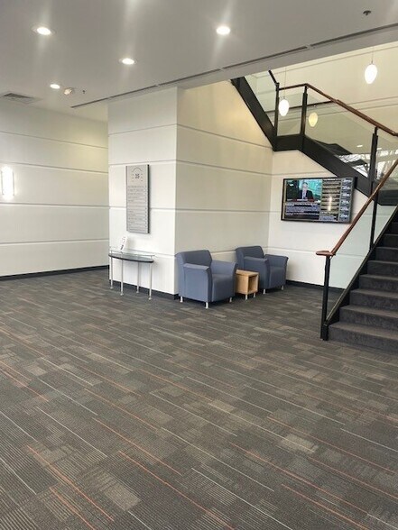 More Photos Of 35 New England Business Center Dr, Andover Office For Lease