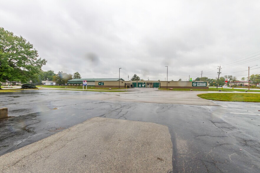 More Photos Of 2840 Mitthoeffer Pl, Indianapolis Warehouse For Sale