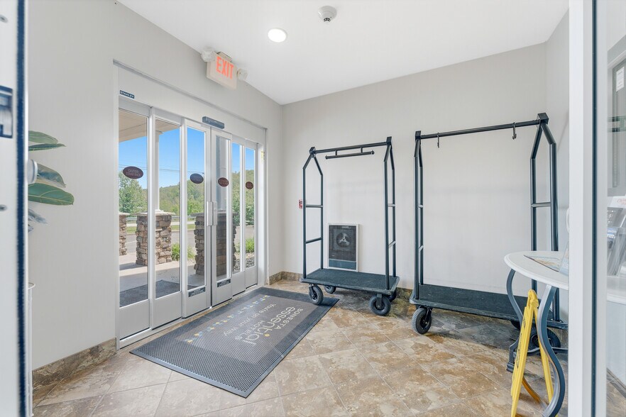 More Photos Of 15 Lawless Rd, Morgantown Hotel For Sale
