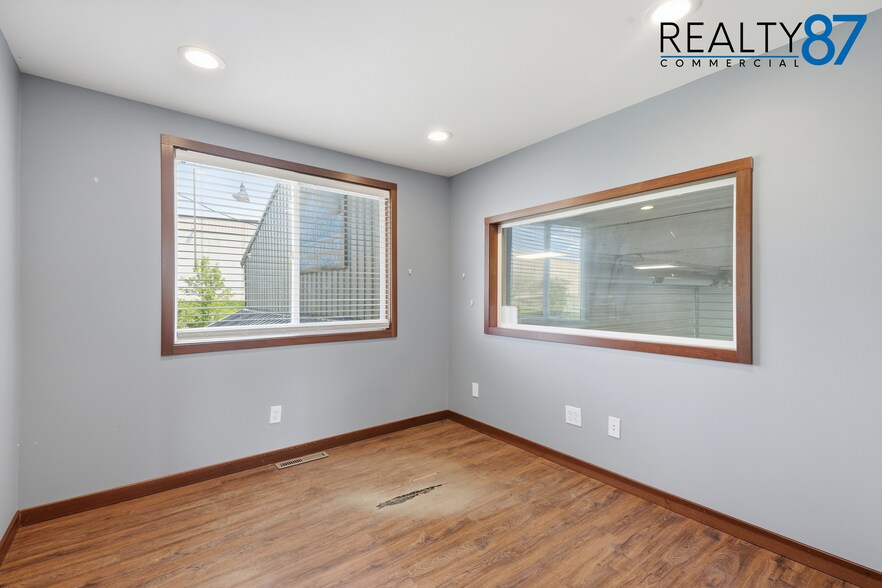 More Photos Of 4301 6th St SW, Cedar Rapids General Retail For Sale