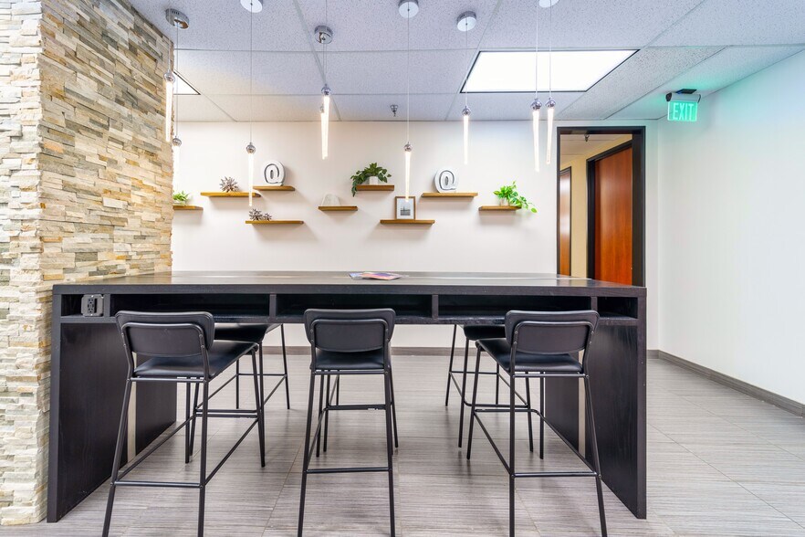 More Photos Of 1400 Preston Rd, Plano Coworking Space