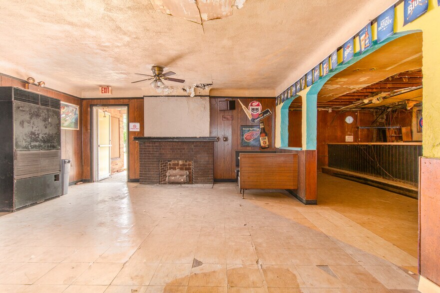 More Photos Of 21090 Goddard Rd, Taylor General Retail For Sale