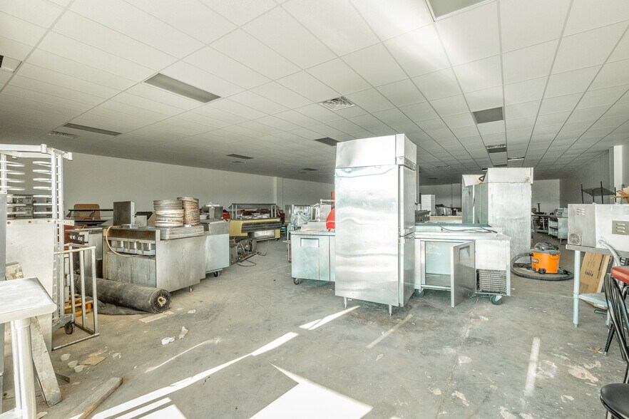 More Photos Of 150 Pearl Dr, LaFayette Restaurant For Sale