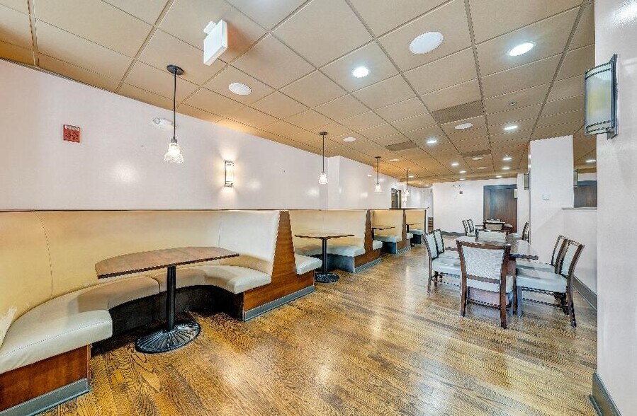 More Photos Of 611 S Jefferson St, Roanoke Apartments For Lease