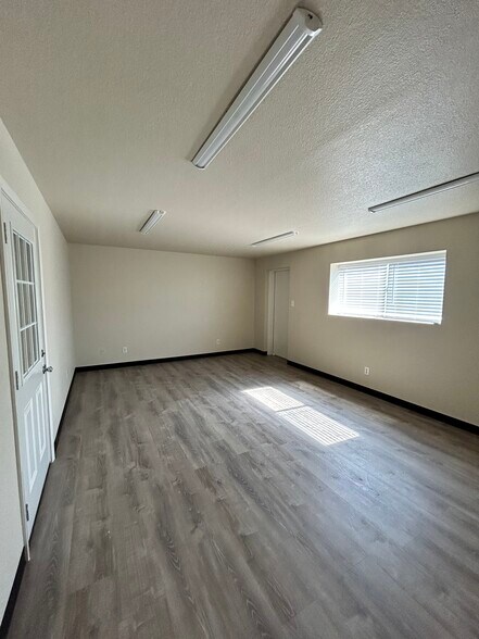 More Photos Of 6890 Hudson Village Crk, Kennedale Flex For Lease