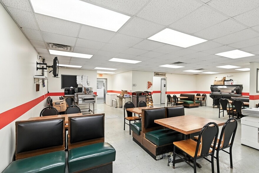 More Photos Of 325 E Center St, Bellevue Restaurant For Sale