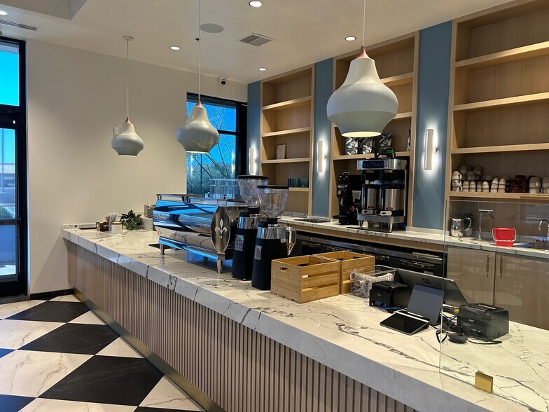 More Photos Of 11475 N 136th St, Scottsdale Freestanding For Lease