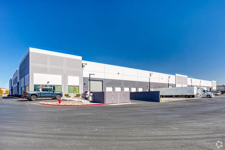 More Photos Of 4305 N Lamb Blvd, Las Vegas Warehouse For Lease