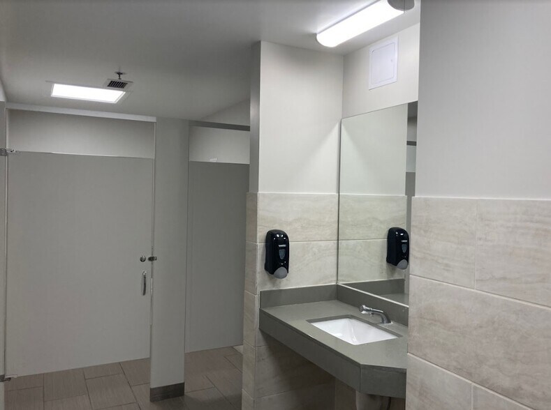 More Photos Of 555 Mason St, Vacaville Office For Lease