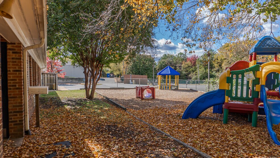 More Photos Of 19619 W Catawba Ave, Cornelius Daycare Center For Lease