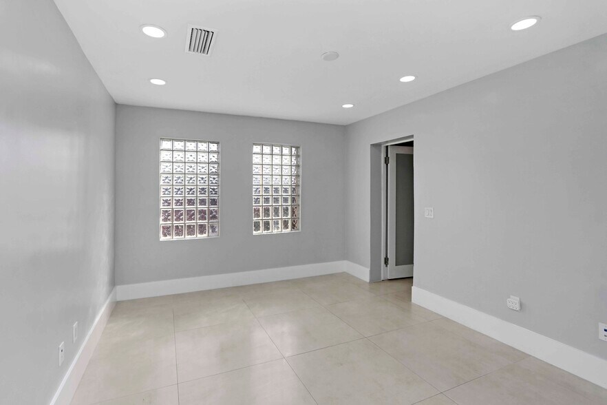 More Photos Of 70 NW 8th St, Homestead Medical For Lease