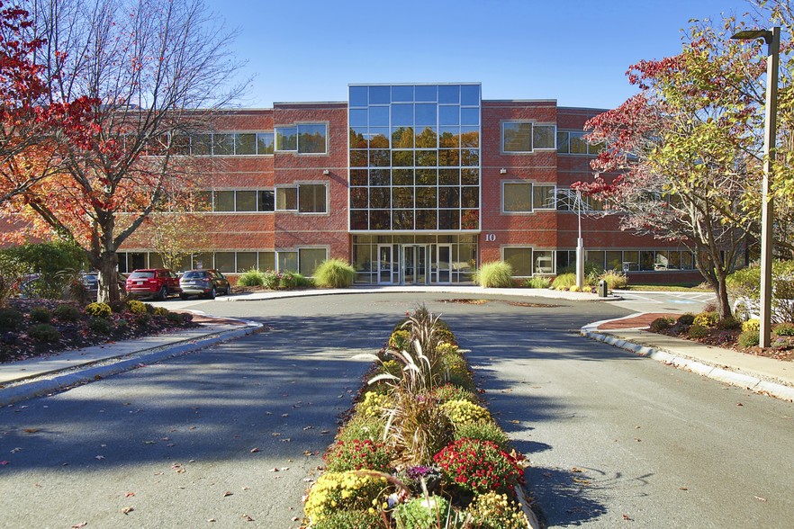 Primary Photo Of 10 New England Business Ctr, Andover Office For Lease