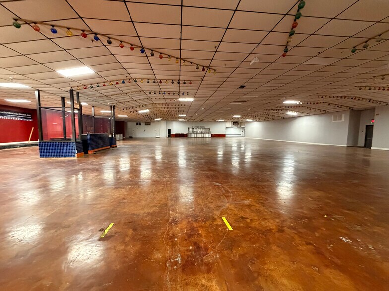 More Photos Of 1001 N Jackson Rd, McAllen Freestanding For Lease