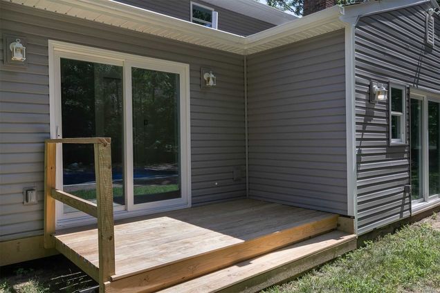 More Photos Of 57 Sheryl Cres, Smithtown Apartments For Sale