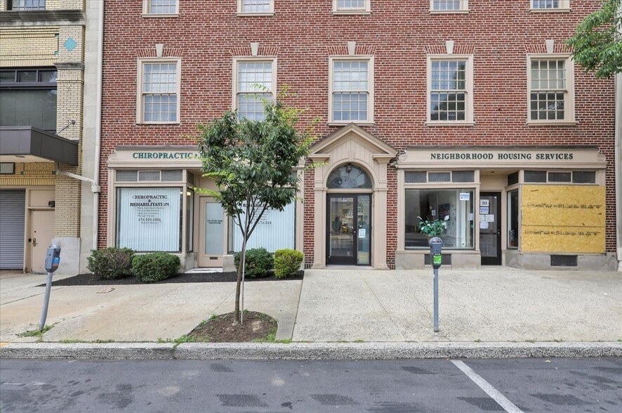 Primary Photo Of 213 N 5th St, Reading Office For Lease