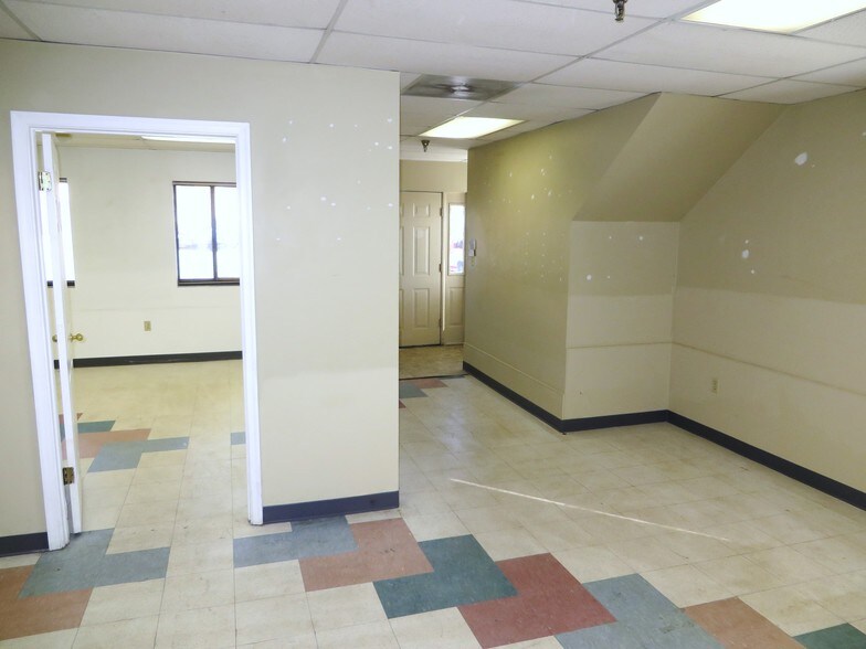 More Photos Of 5714 Industry Ln, Frederick Warehouse For Lease
