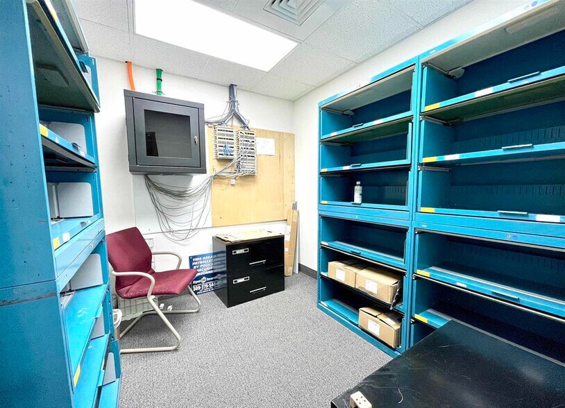 More Photos Of 456 Fulton St, Peoria Office For Sale