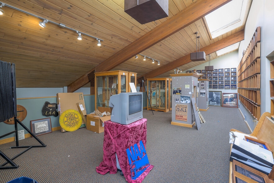 More Photos Of 8880 Ballentine St, Overland Park Office For Sale