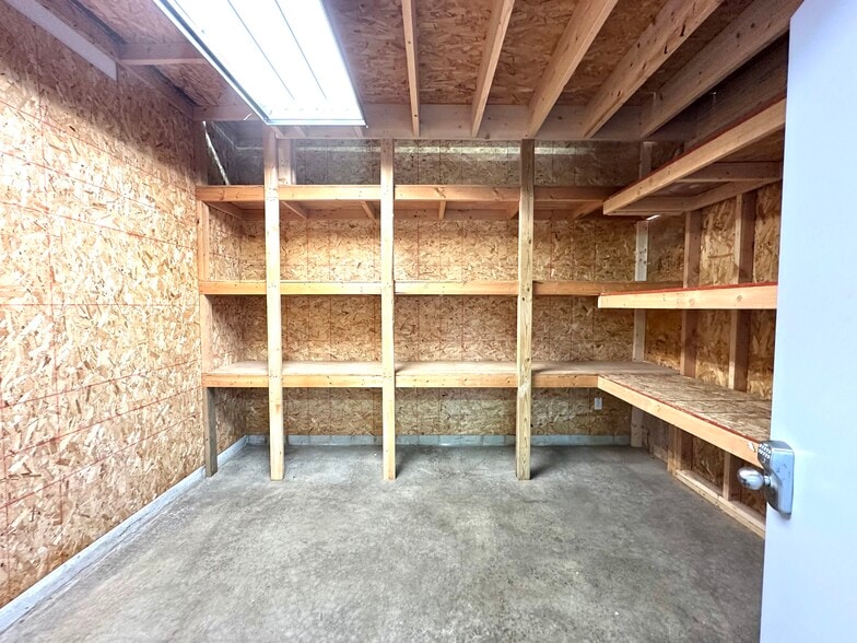 More Photos Of 2000-2166 45th St, Highland Unknown For Lease