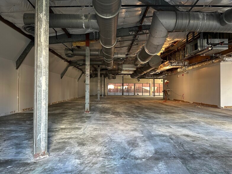 More Photos Of 500 E Kennedy Blvd, Tampa Office For Sale