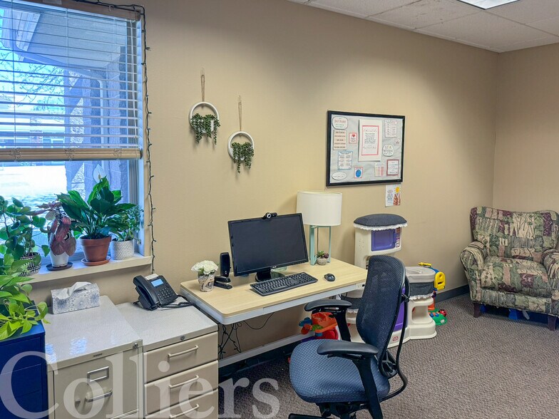 More Photos Of 2273 E Gala St, Meridian Office For Sale