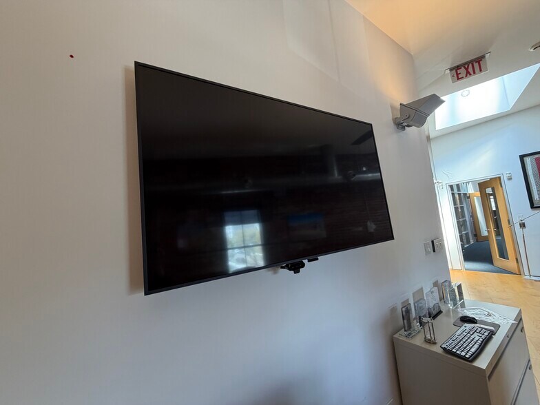More Photos Of 12 Havemeyer Pl, Greenwich Office For Lease