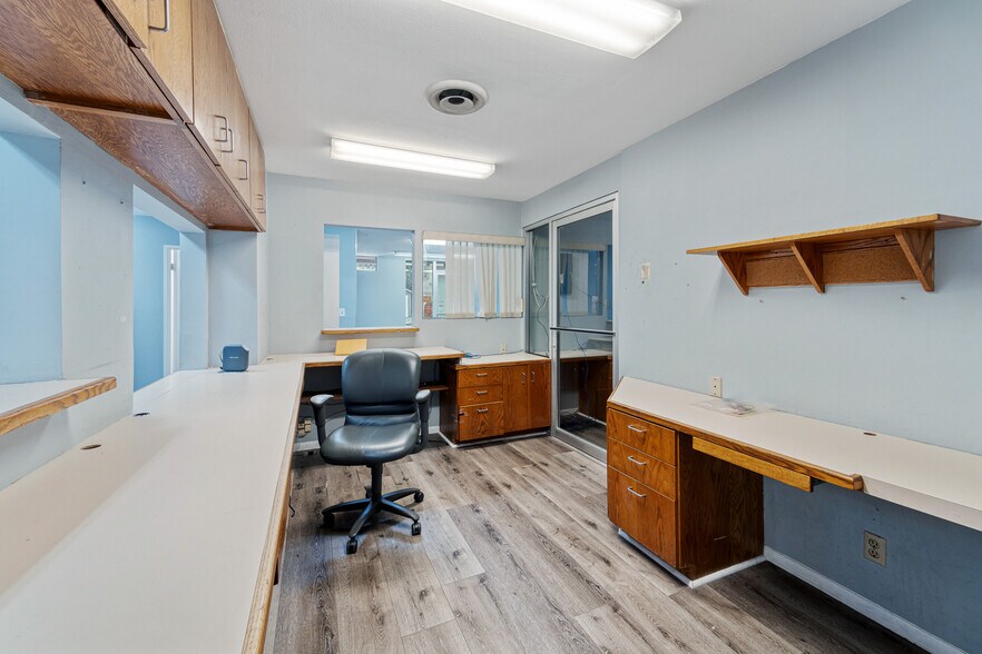 More Photos Of 3535 E 7th St, Long Beach Medical For Lease