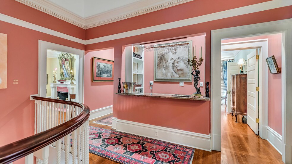 More Photos Of 119 E 37th St, Savannah Restaurant For Sale