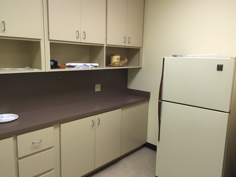 More Photos Of 2301 Park Ave, Orange Park Office For Lease