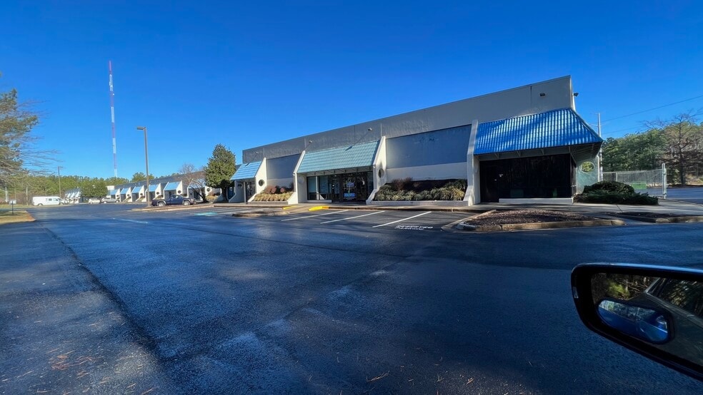 More Photos Of 201-255 E German School Rd, Richmond Flex For Lease