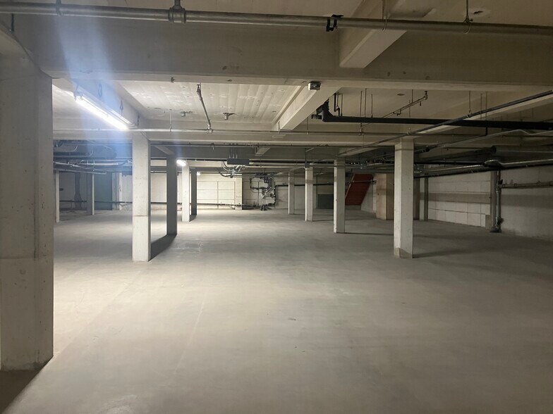 More Photos Of 200 N San Fernando Blvd, Burbank Freestanding For Lease