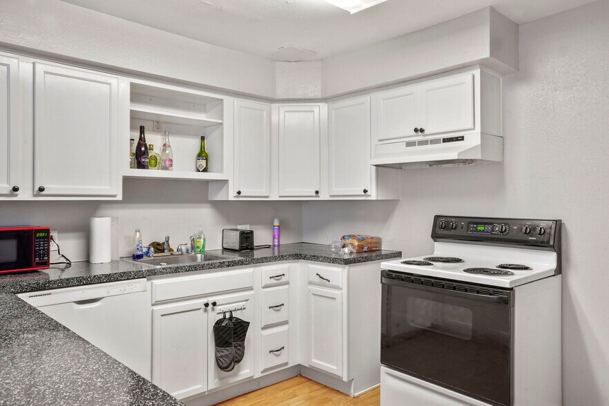 More Photos Of 316 E Brookside, Colorado Springs Apartments For Sale