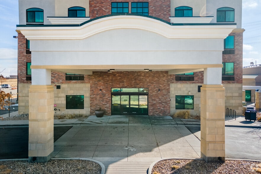 More Photos Of 24192 E Prospect Ave, Aurora Hotel For Sale