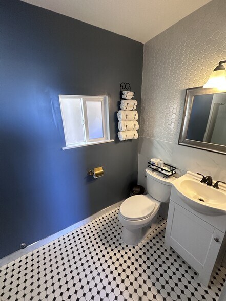 More Photos Of 430 S C St, Virginia City Hotel For Sale
