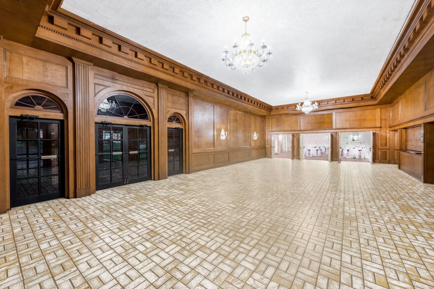 More Photos Of 2759 Mount Pleasant St, Burlington Hotel For Sale