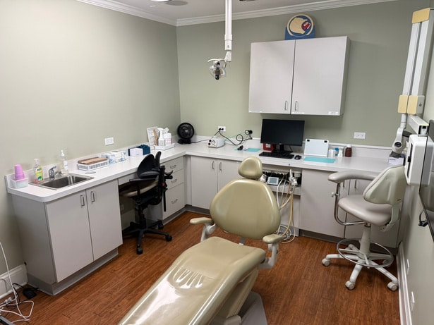 More Photos Of 602 W Main St, West Dundee Medical For Lease