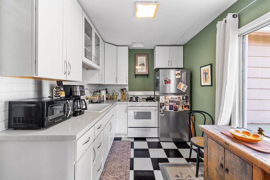 More Photos Of 3055 Future St, Los Angeles Apartments For Sale