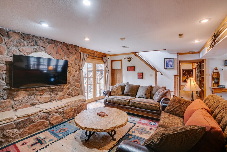 More Photos Of 10 Espinoza Cir, Angel Fire Specialty For Sale