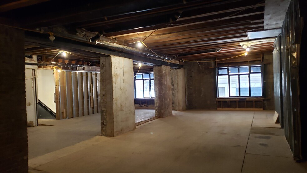More Photos Of 54 W 31st St, New York Storefront Retail Residential For Lease
