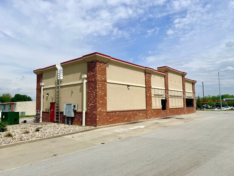 More Photos Of 500 N Giant City Rd, Carbondale Fast Food For Sale