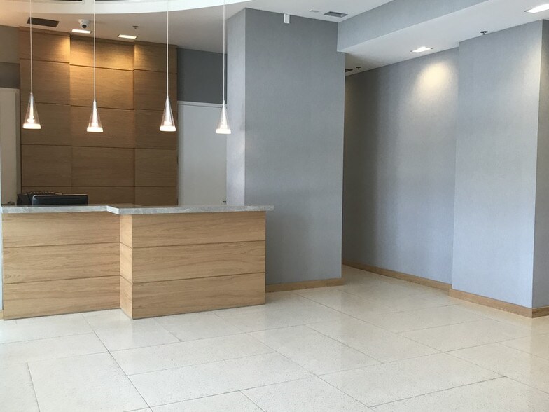More Photos Of 1011 Sunnybrook Rd, Miami Office For Lease