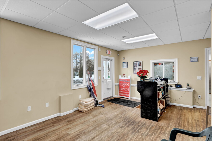 More Photos Of 93 Elm St, Old Saybrook Restaurant For Sale