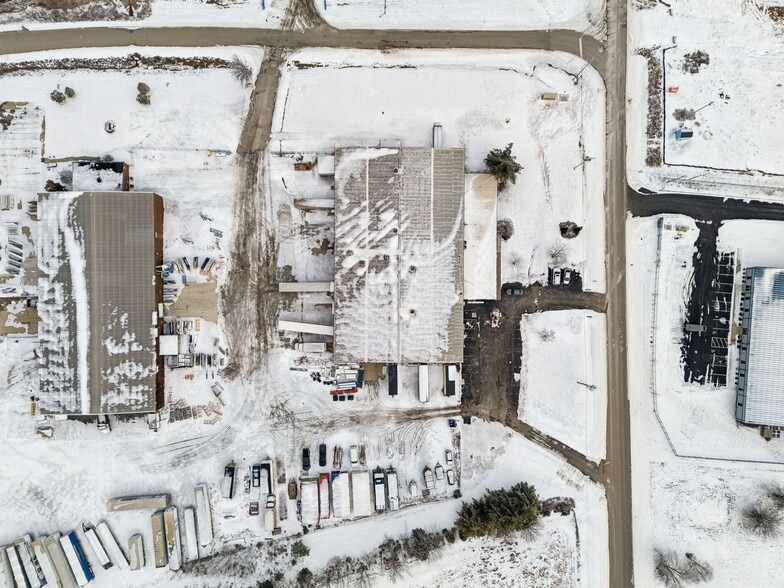 More Photos Of 411 Industrial Dr, White House Manufacturing For Lease
