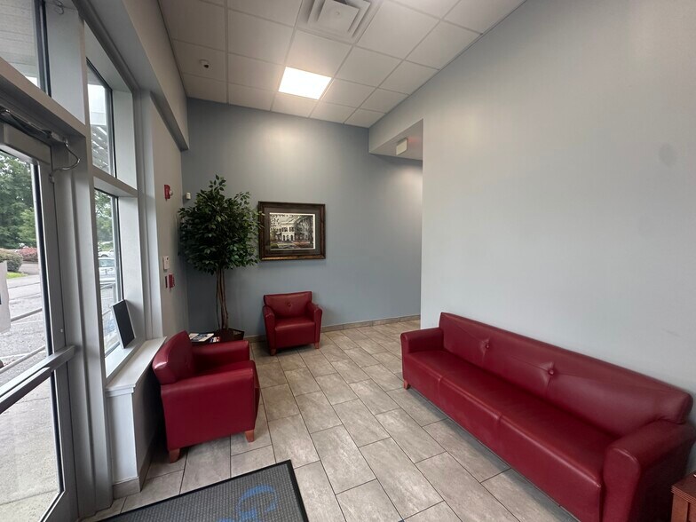 More Photos Of 7053 Rivers Ave, Charleston Office For Sale